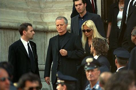 begrafenis gianni versace|gianni versace funeral pictures.